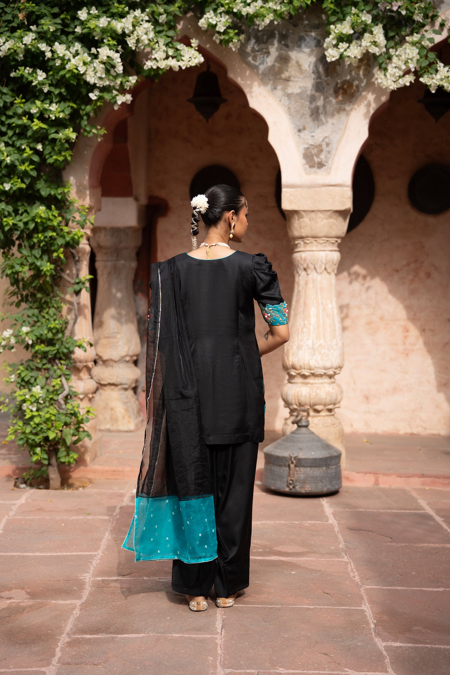 Midnight Noir Hand-Embroidered Farshi Set