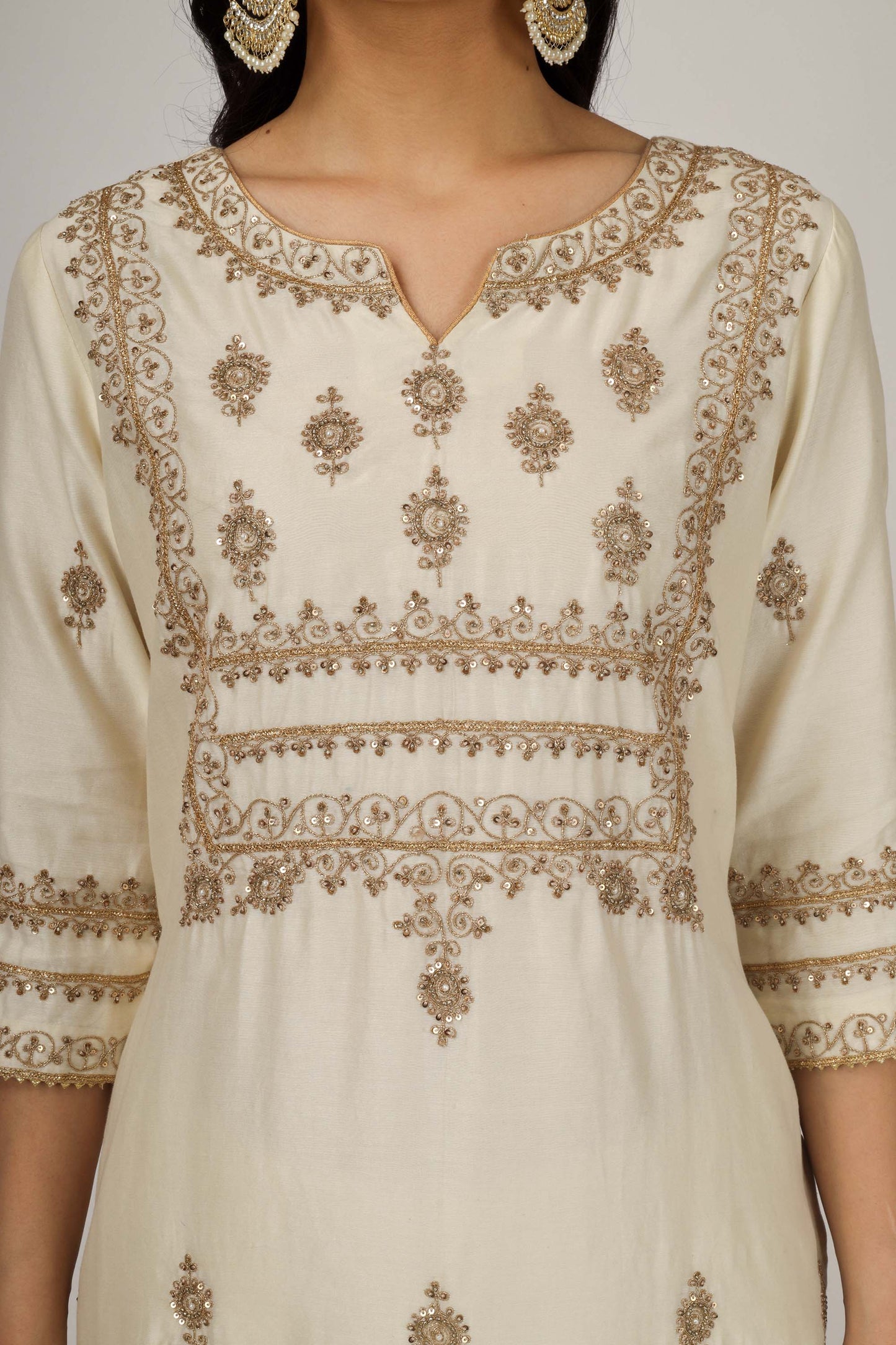 Mughal Off white Chanderi Machine Embroidered Casual Kurta
