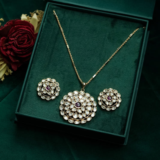 Maximal Ruby Kundan Pendan Set with Earrings