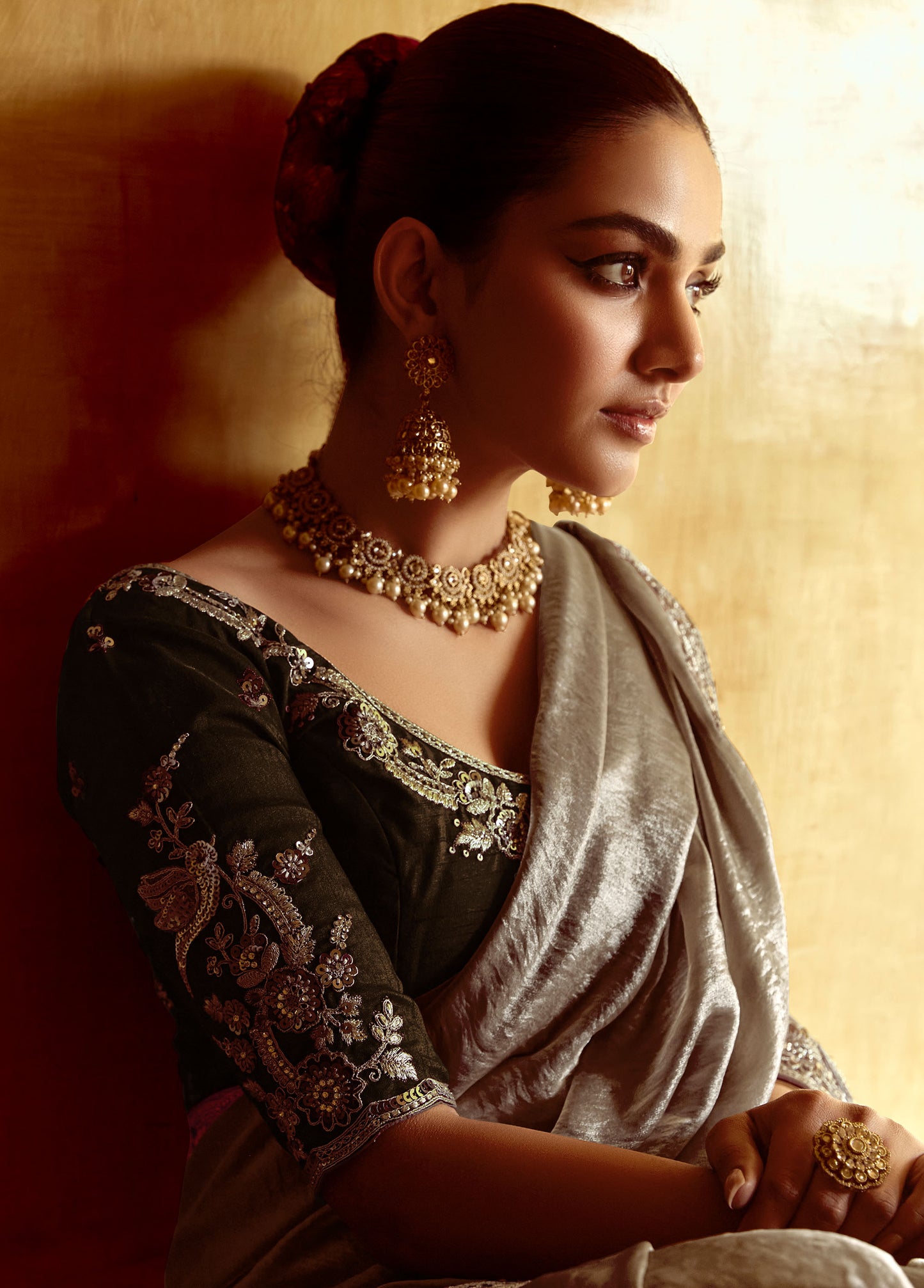 Grey Dhaga and Butti embroidered Pankhudi Saree