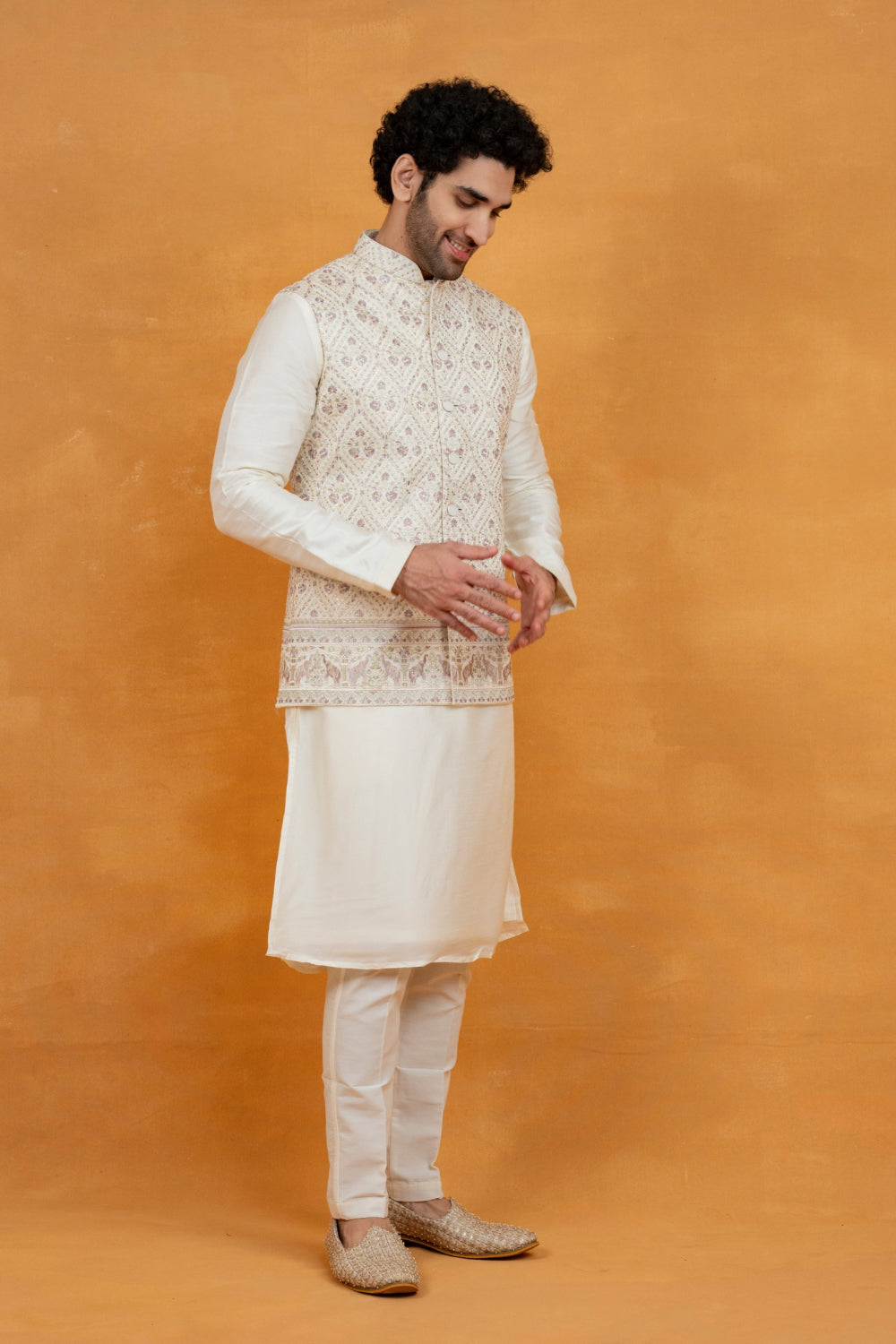 Cream silk koti set with pastel thread embroidery