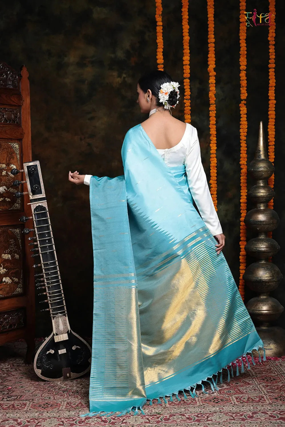 Handloom Sky Blue Low Rise Temple Design Pure Silk Kanchipattu Saree