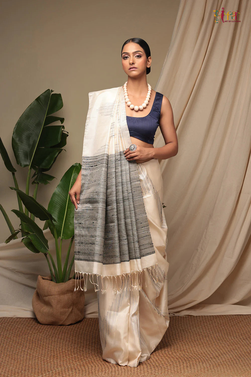 Handloom Pearl white Pure Silk Kanchi Contemporary Saree