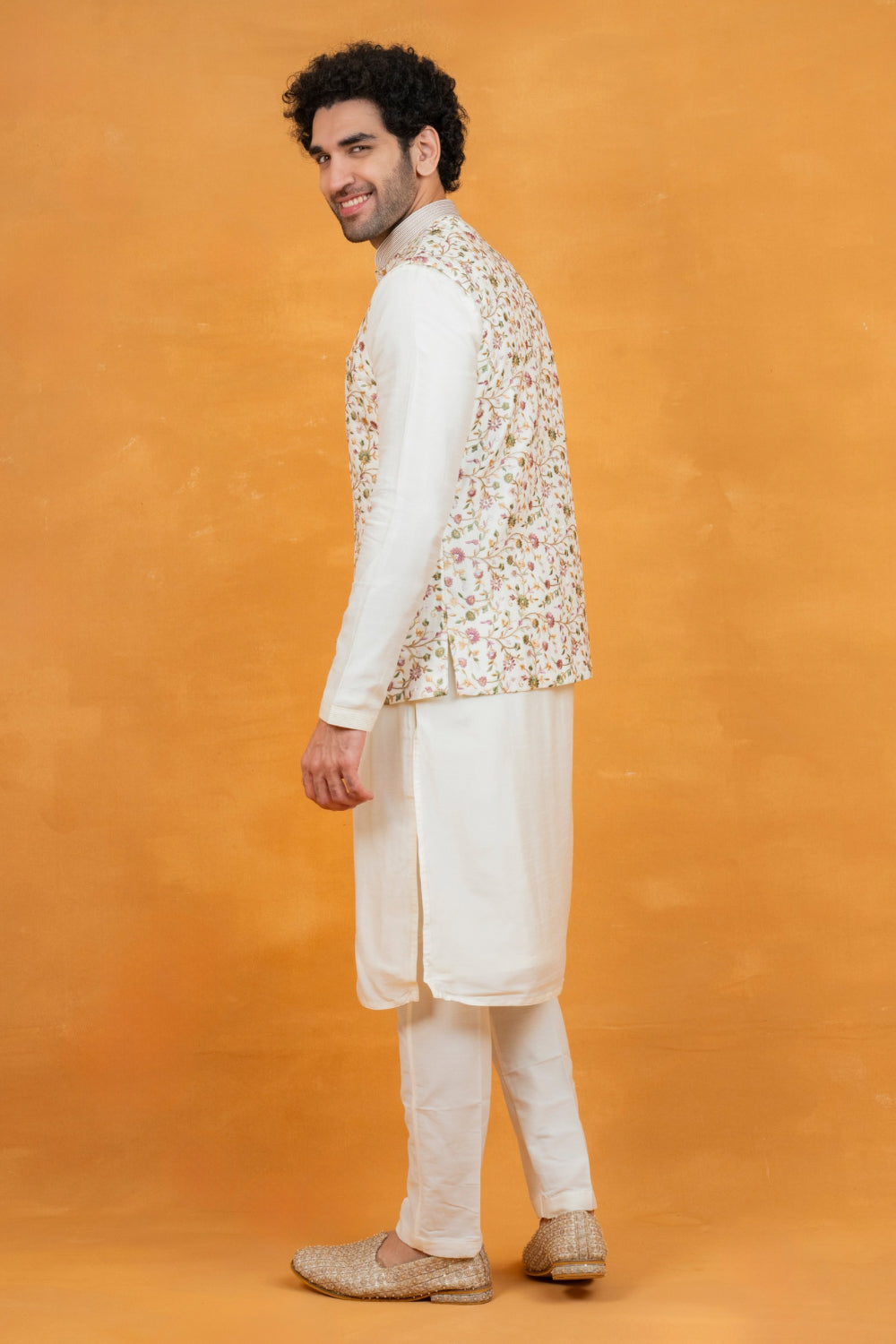 Off-White silk koti set with golden thread embroidery