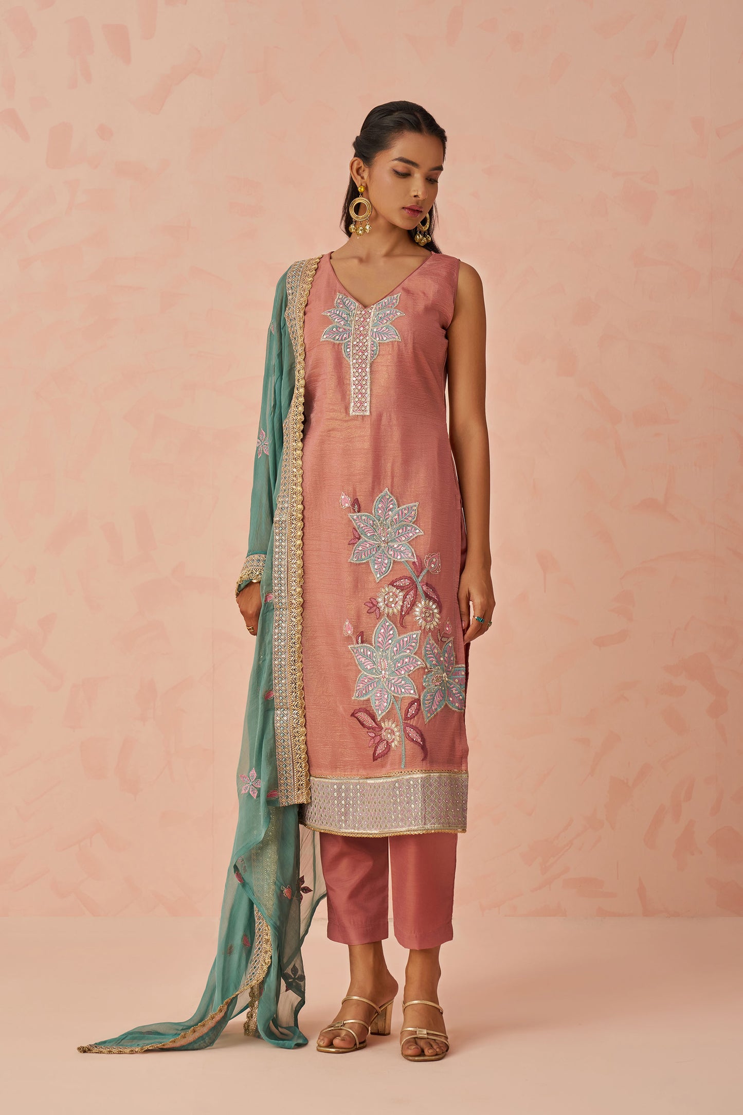 Dusty Pink Georgette Floral Embroidered Festive Kurta Set