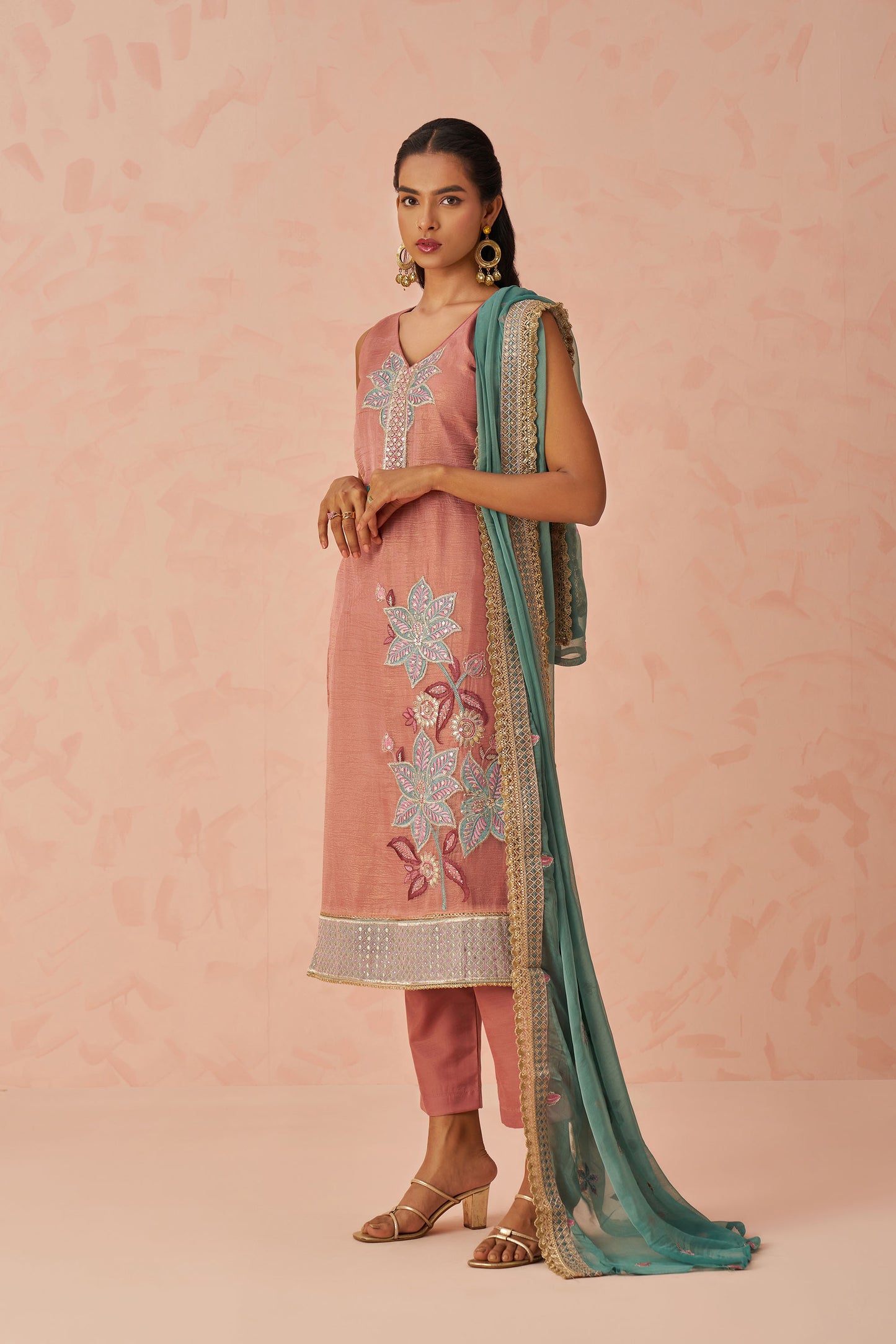 Dusty Pink Georgette Floral Embroidered Festive Kurta Set