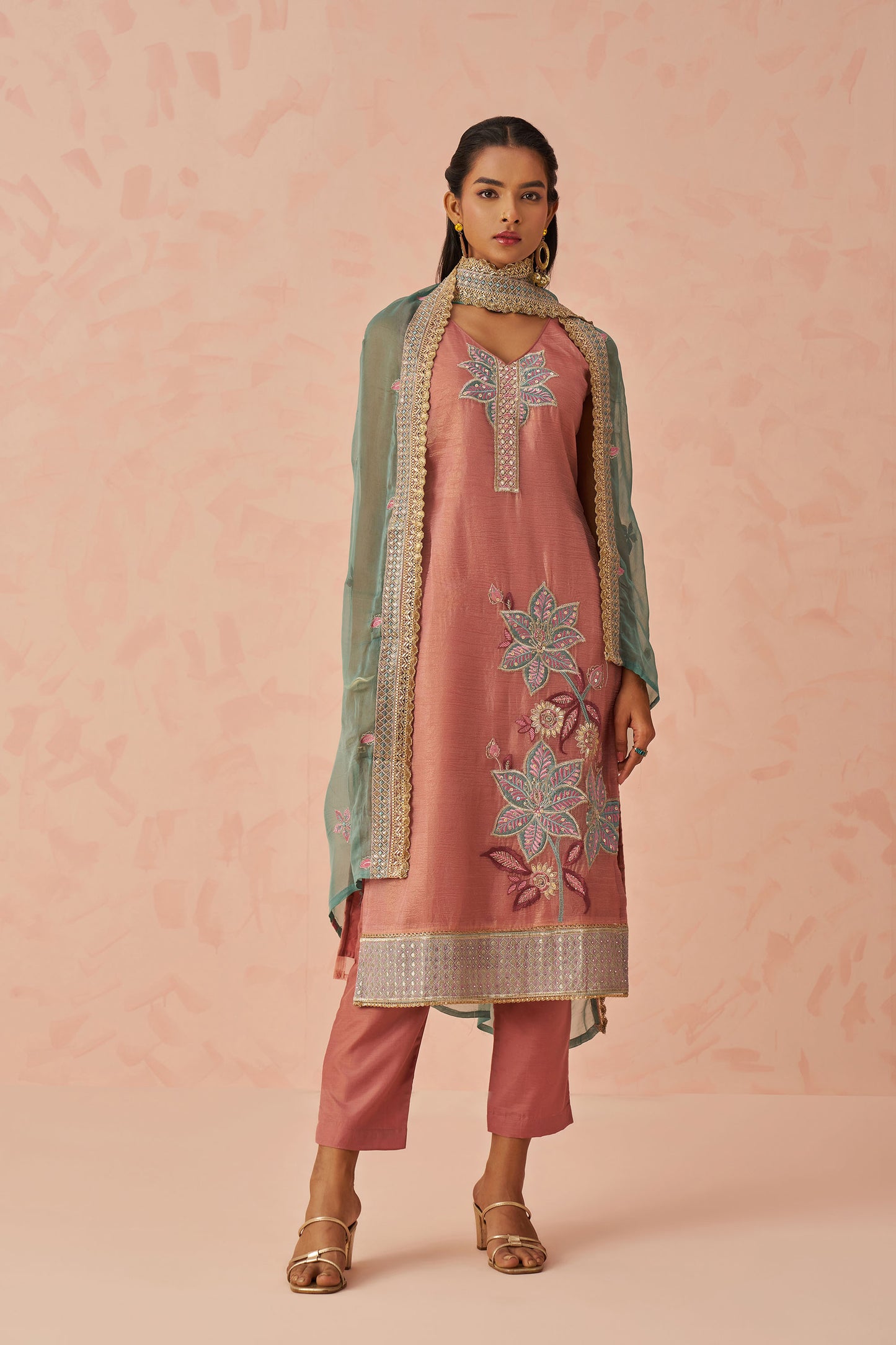 Dusty Pink Georgette Floral Embroidered Festive Kurta Set