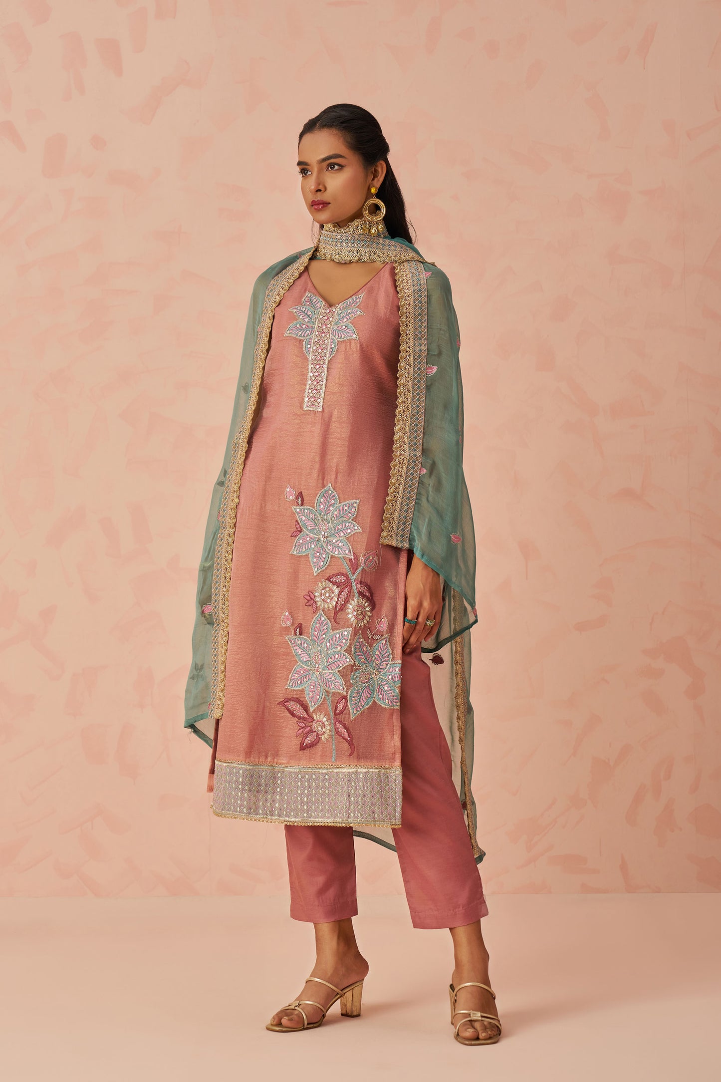 Dusty Pink Georgette Floral Embroidered Festive Kurta Set