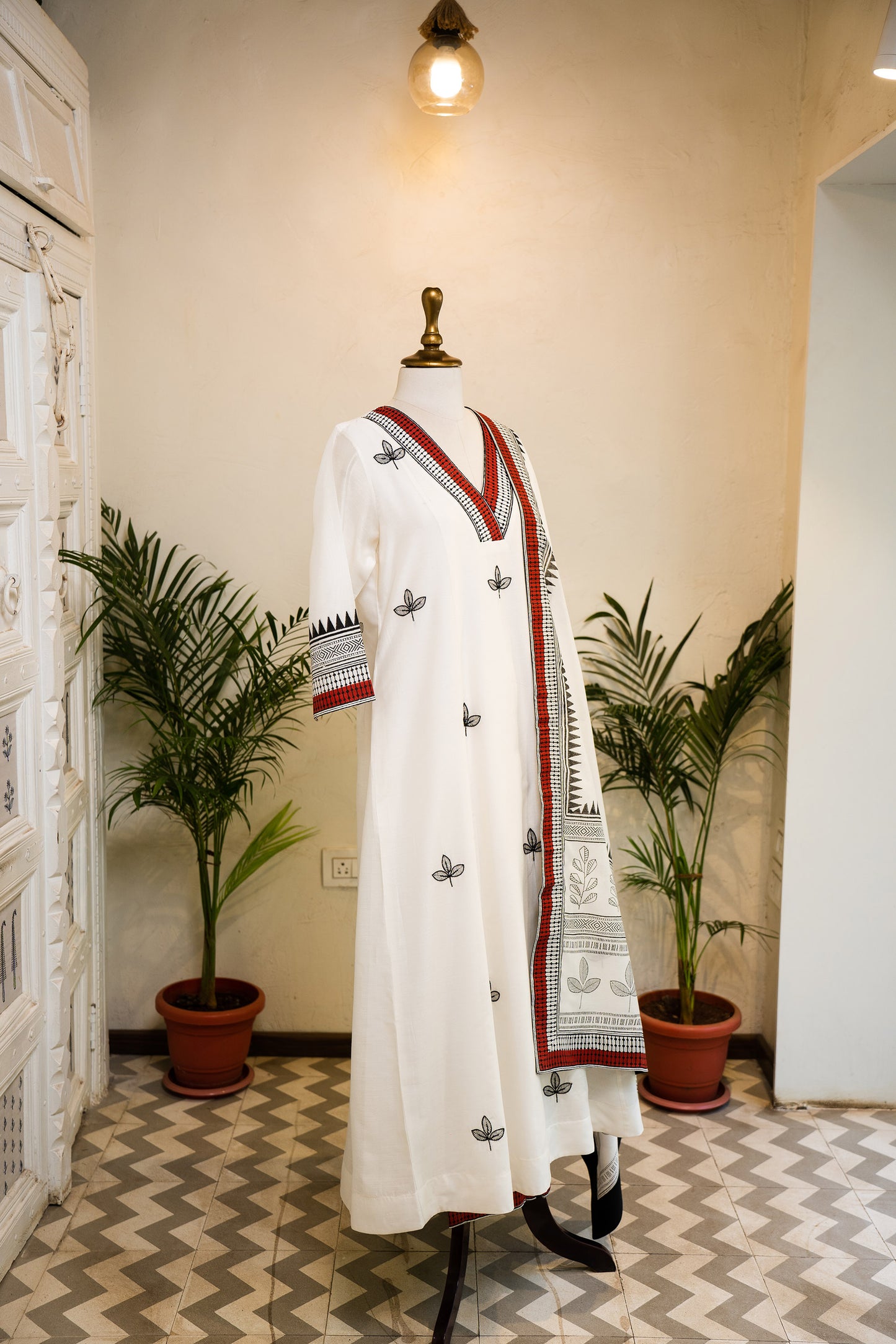Hand Block Printed And Embroidered Leaf Motif Kurta Set