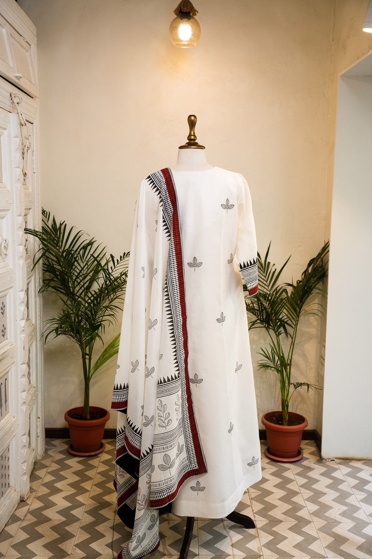 Hand Block Printed And Embroidered Leaf Motif Kurta Set