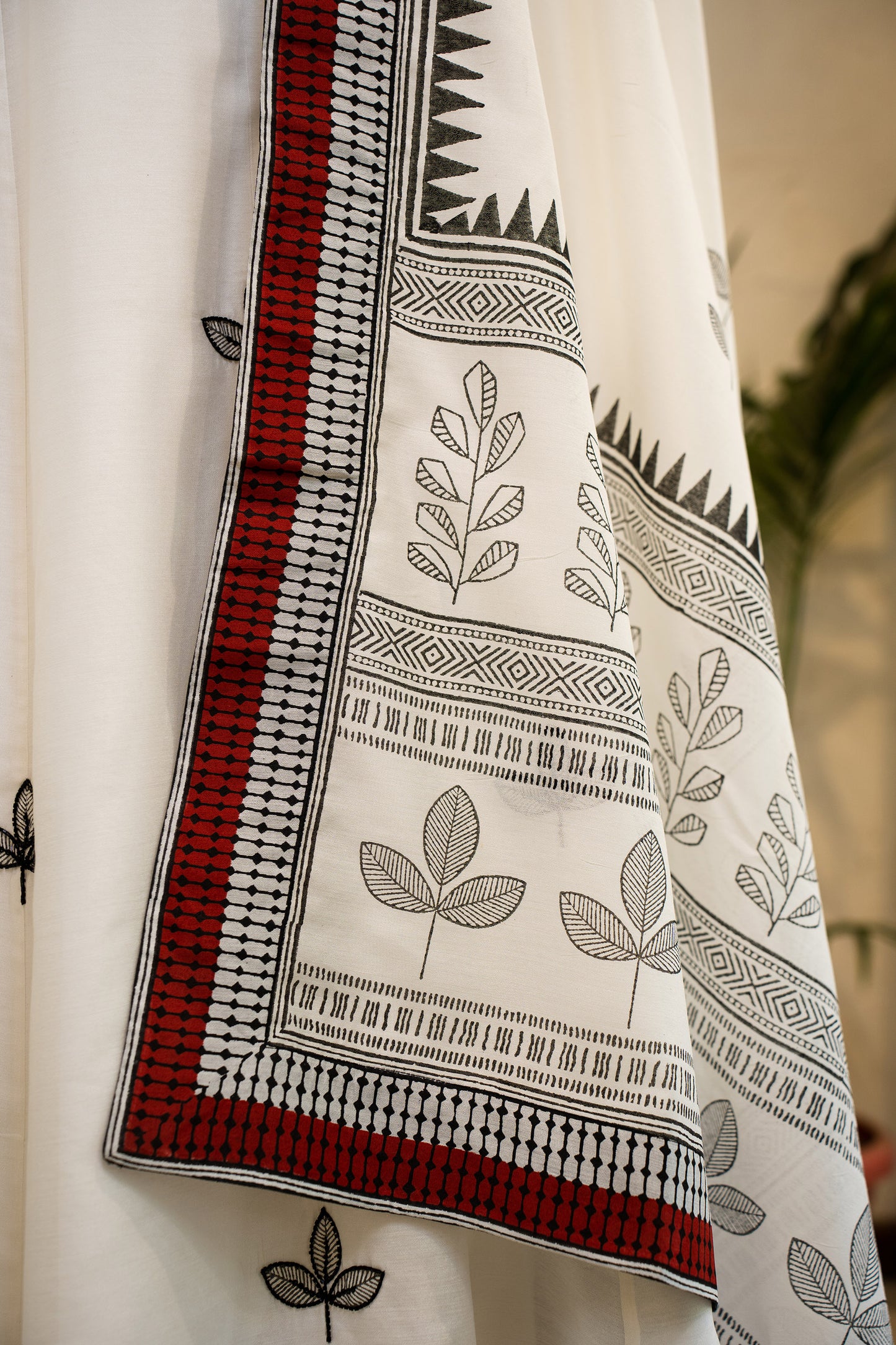 Hand Block Printed And Embroidered Leaf Motif Kurta Set