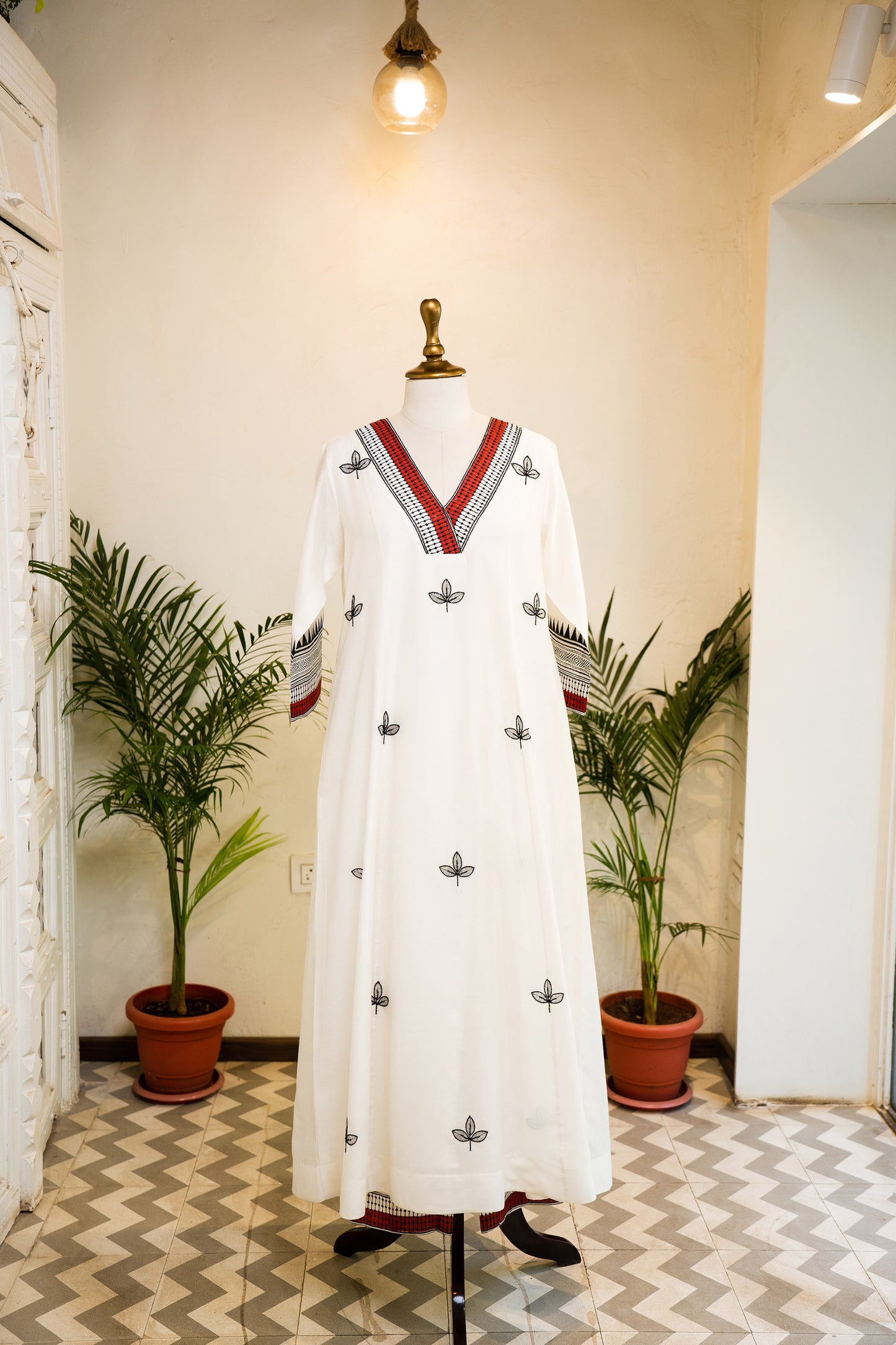 Hand Block Printed And Embroidered Leaf Motif Kurta Set
