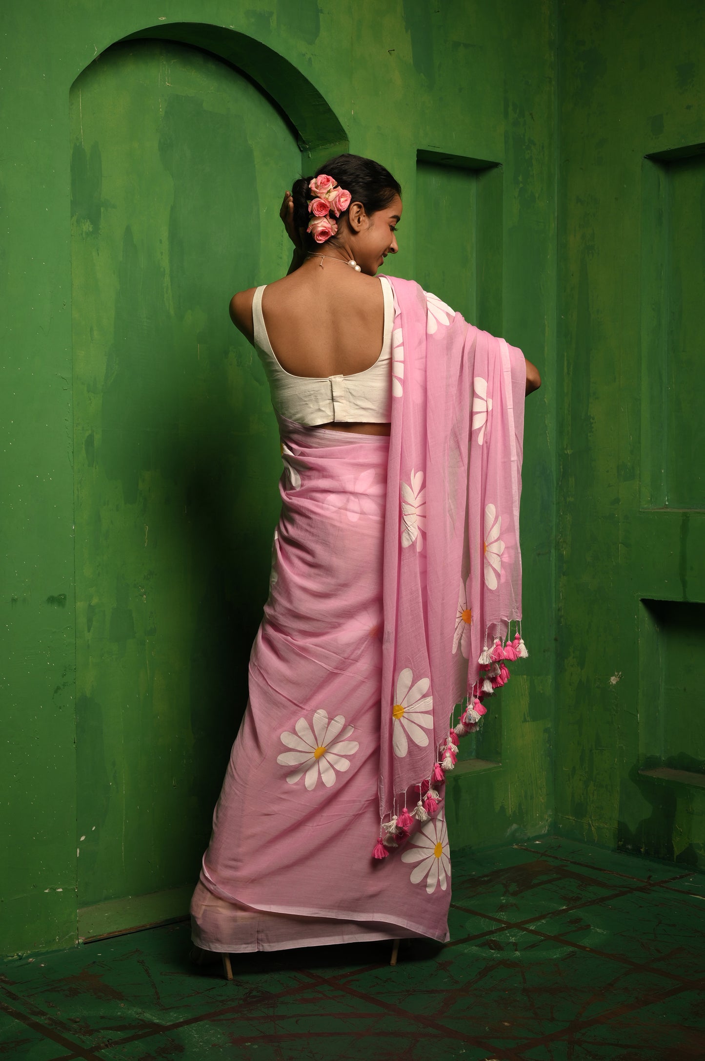 Dil ke Jharokhe I Pink mul cotton handloom saree with handpainted florals