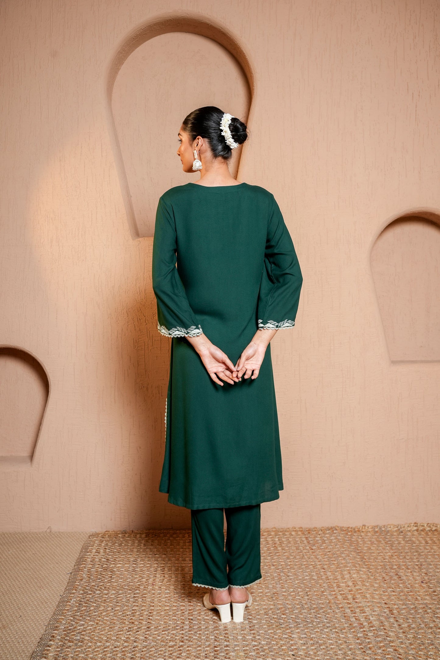 Bottle Green Rayon C-cut Kurta Pant With Machine Embroidery