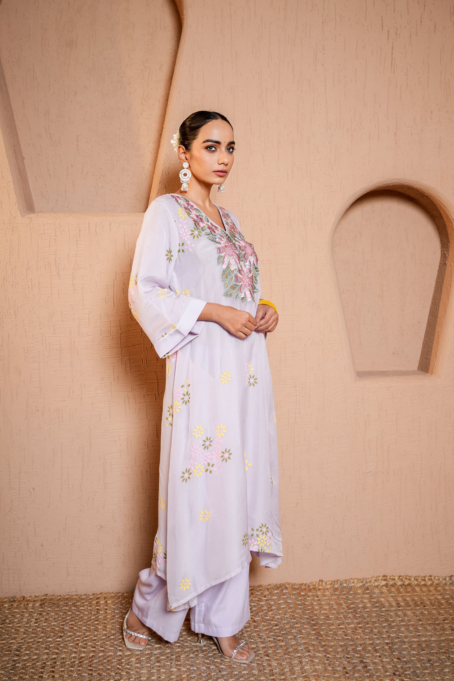 Light Purple Organza Thread Work Embroidery Kurta Set