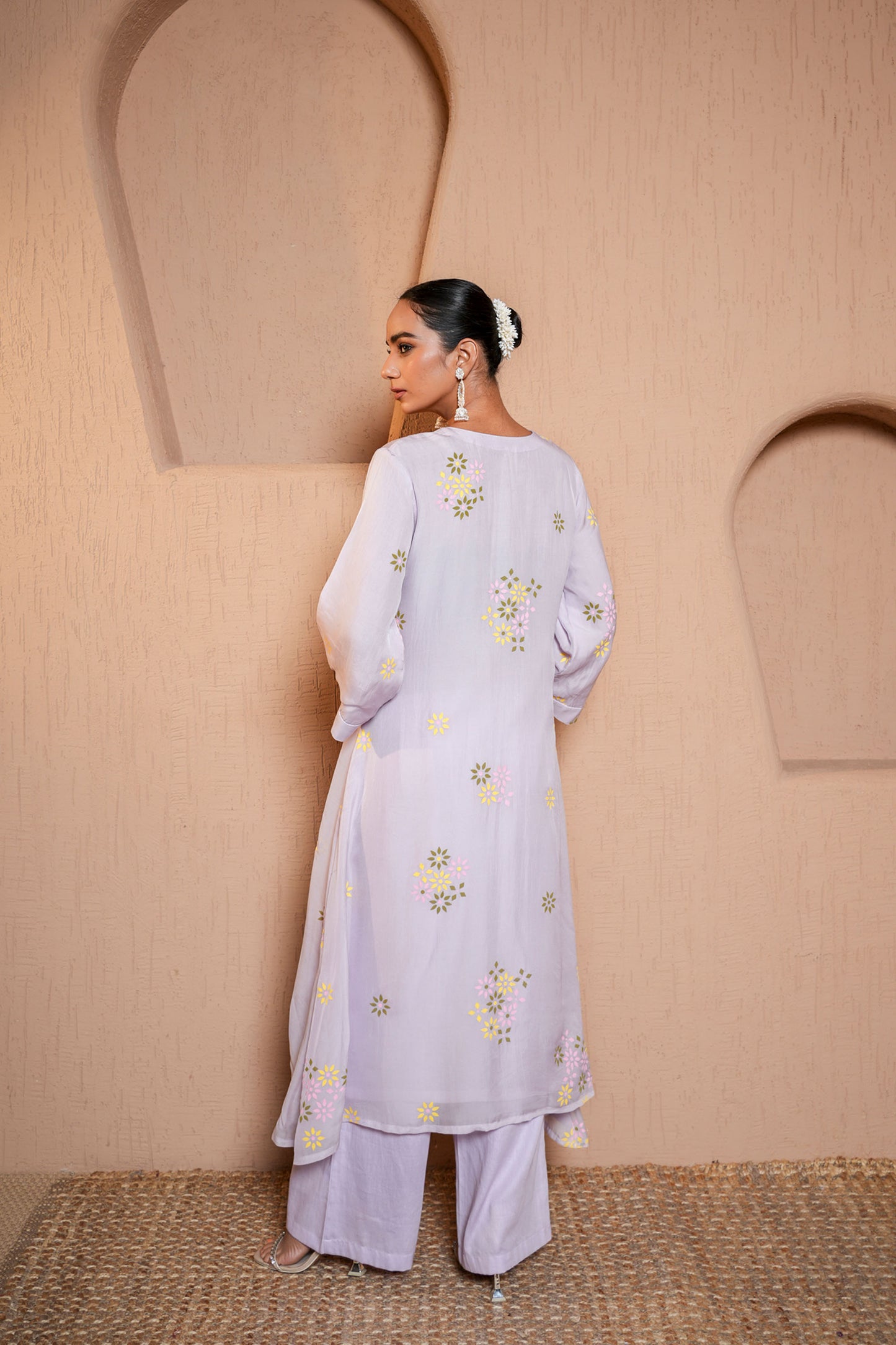 Light Purple Organza Thread Work Embroidery Kurta Set