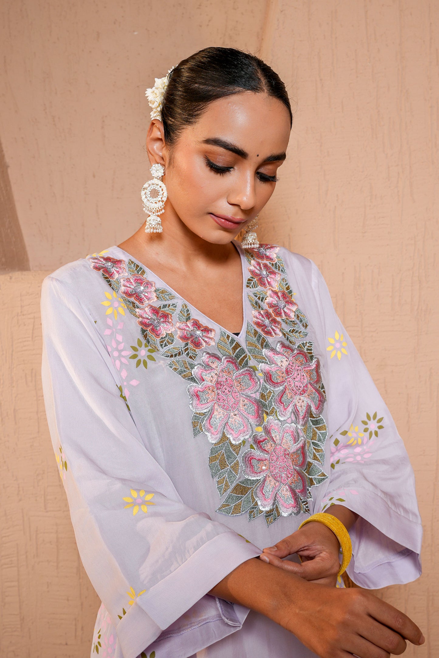 Light Purple Organza Thread Work Embroidery Kurta Set