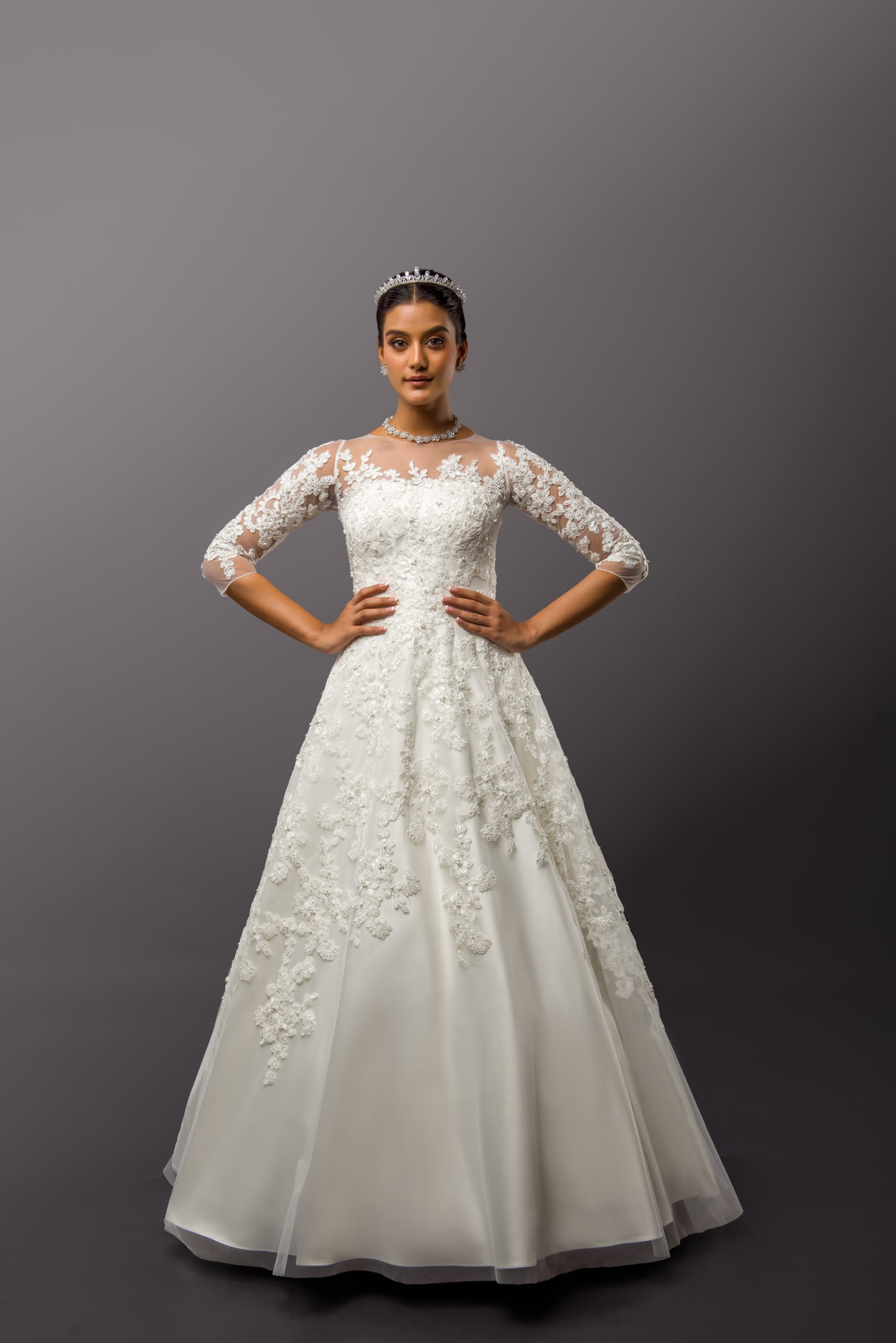 Queen - Tulle Ball Designer Bridal Gown with veil