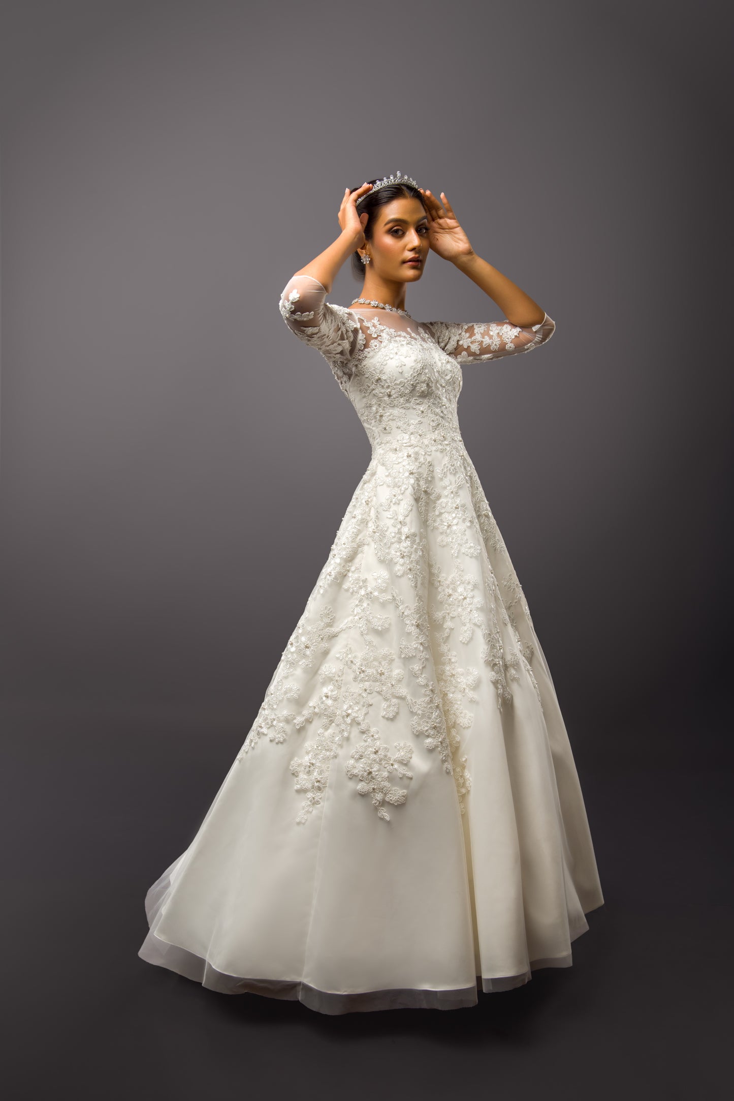 Queen - Tulle Ball Designer Bridal Gown with veil