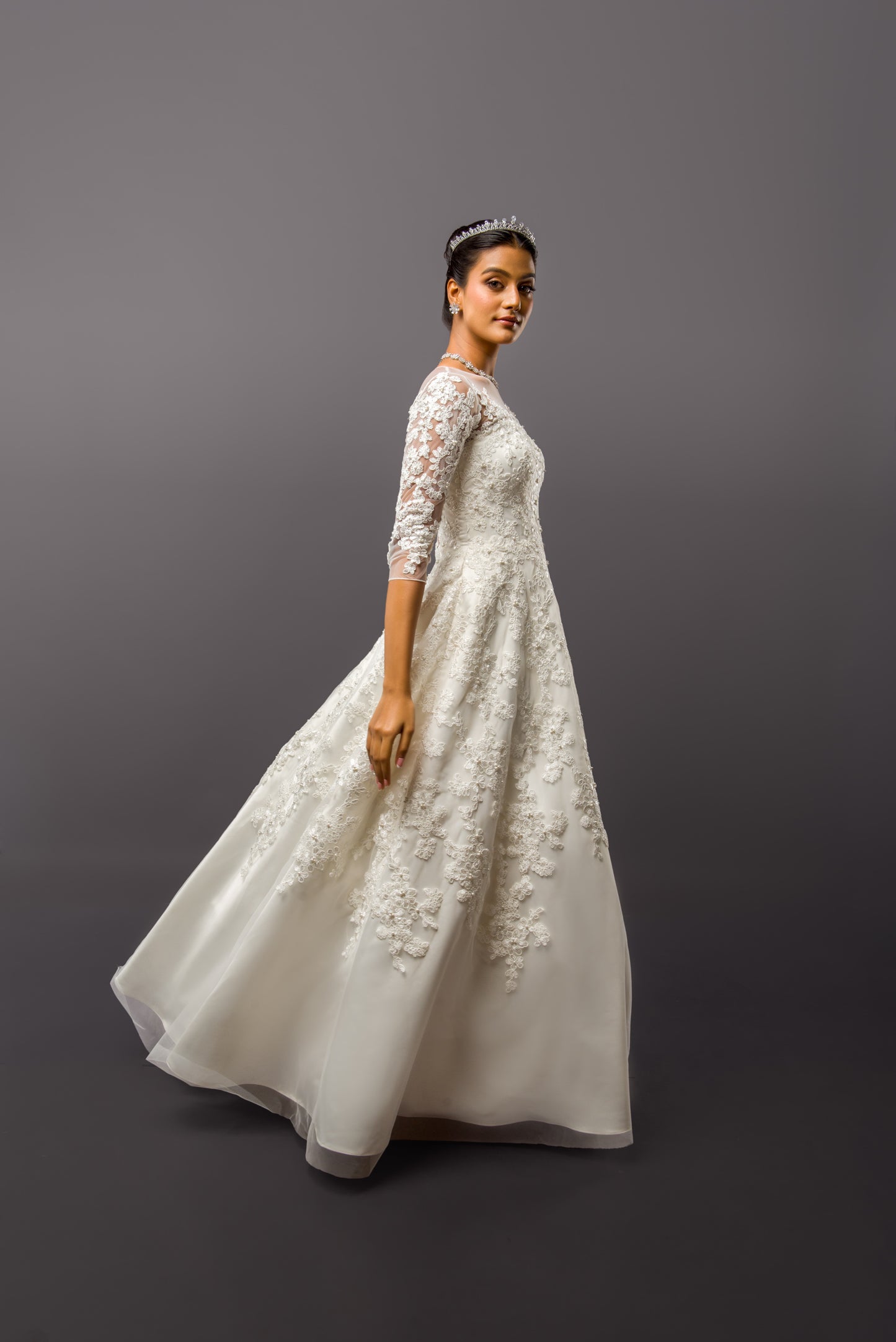 Queen - Tulle Ball Designer Bridal Gown with veil