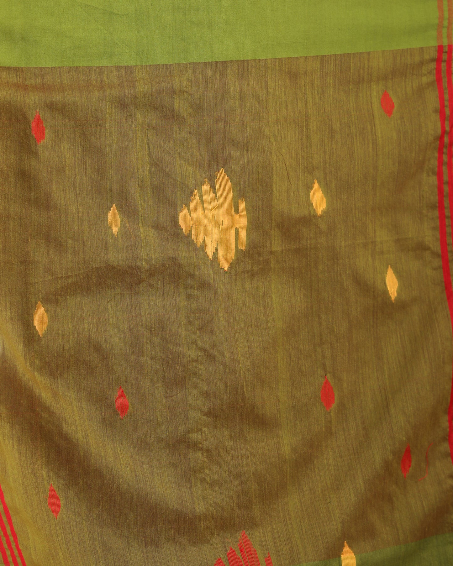 Red Dark Green Cotton Blend Handloom Tie Dye Jamdani Saree