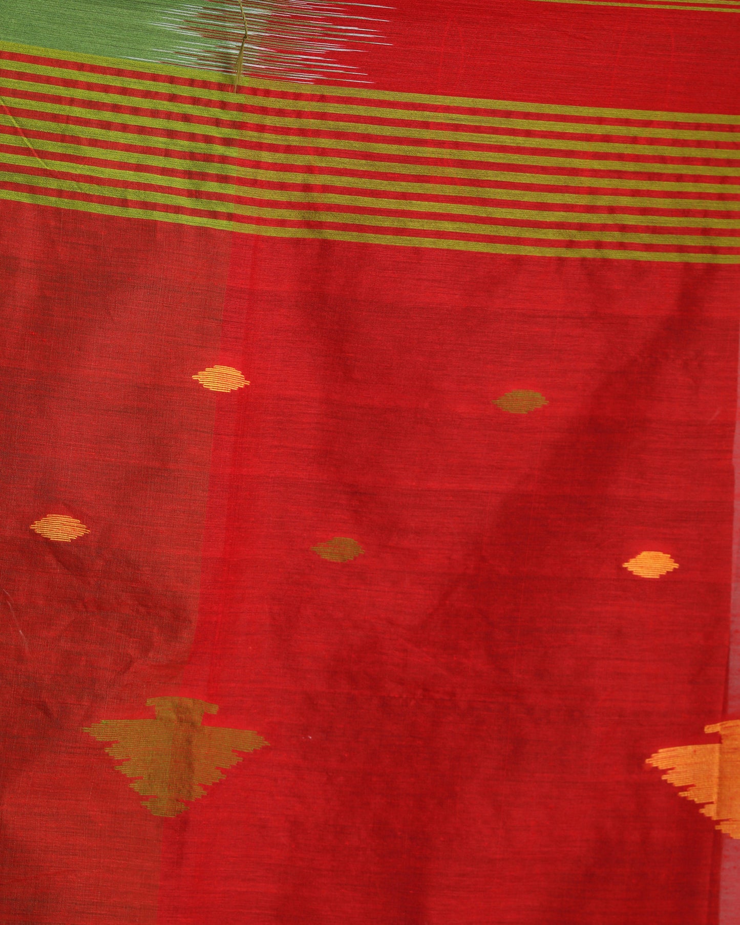 Red Green Cotton Blend Handloom Tie Dye Jamdani Saree