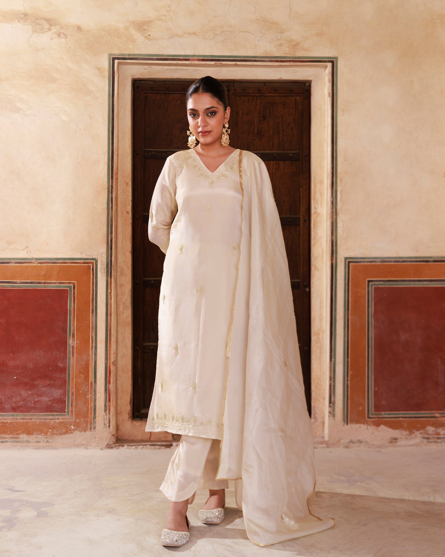 Ivory Tissue Georgette Aari Embrodidery Kurta & zari embelllished Dupatta Set
