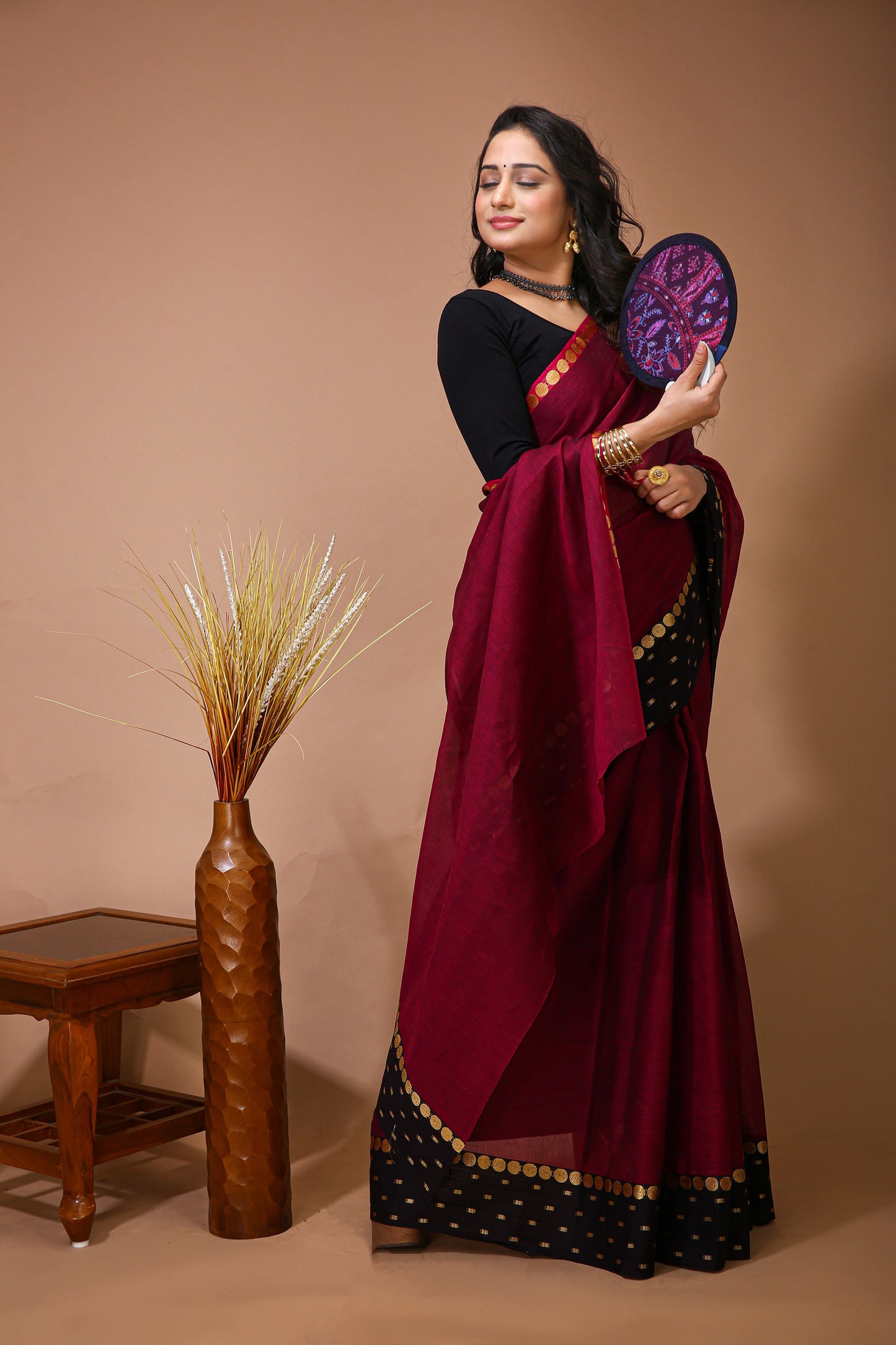 Dori Pink Cotton Self Design Saree