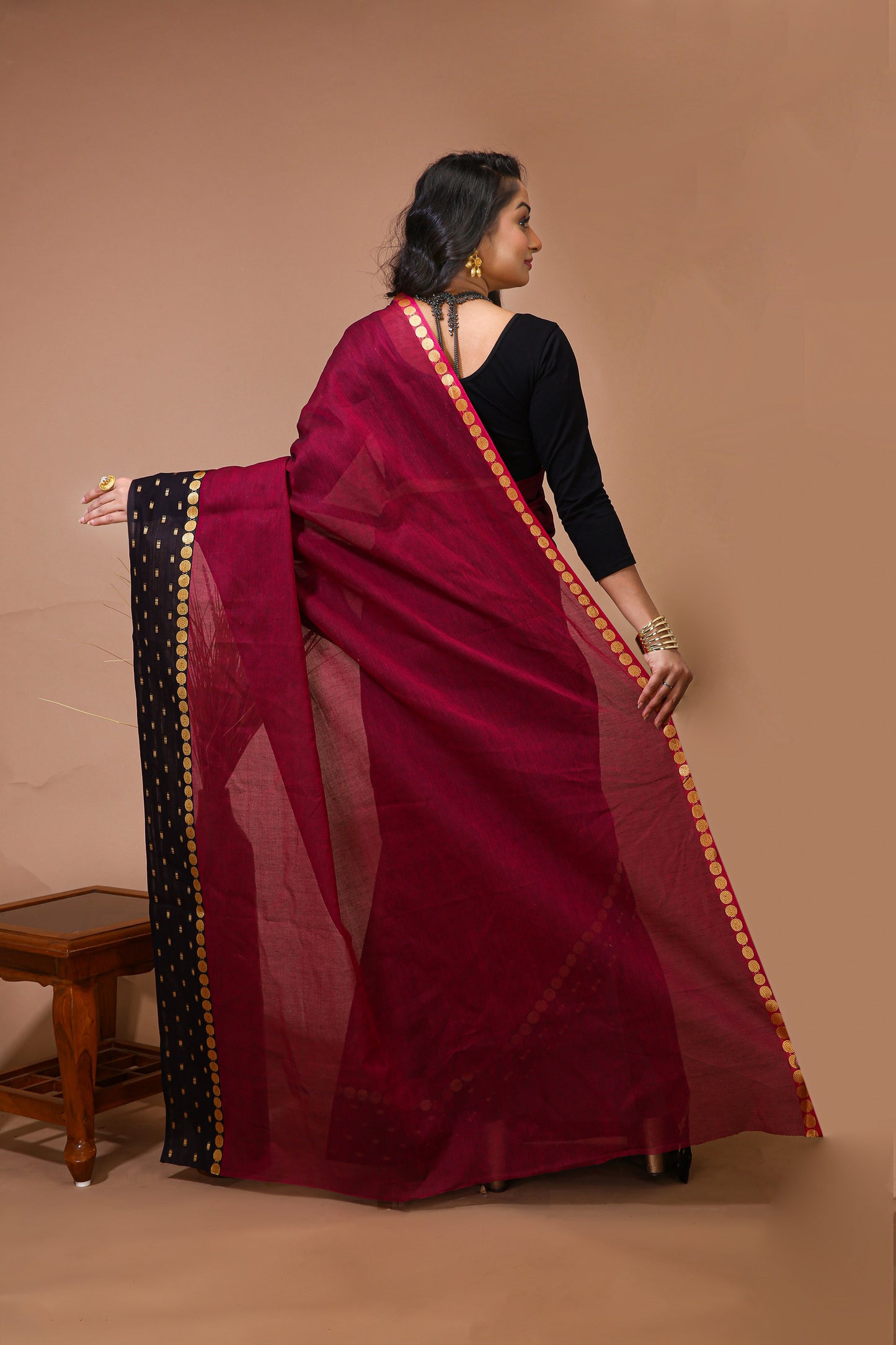 Dori Pink Cotton Self Design Saree
