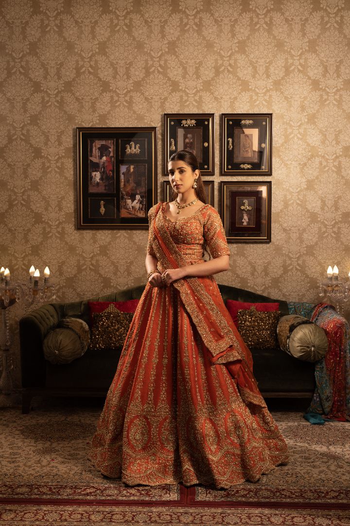 golden bridal dress with red dupatta Dupatta Red And White Pakistani Bridal Dresses Noorjehan Order Bridal Gharara Set In Gold Tissue With Red Dupatta