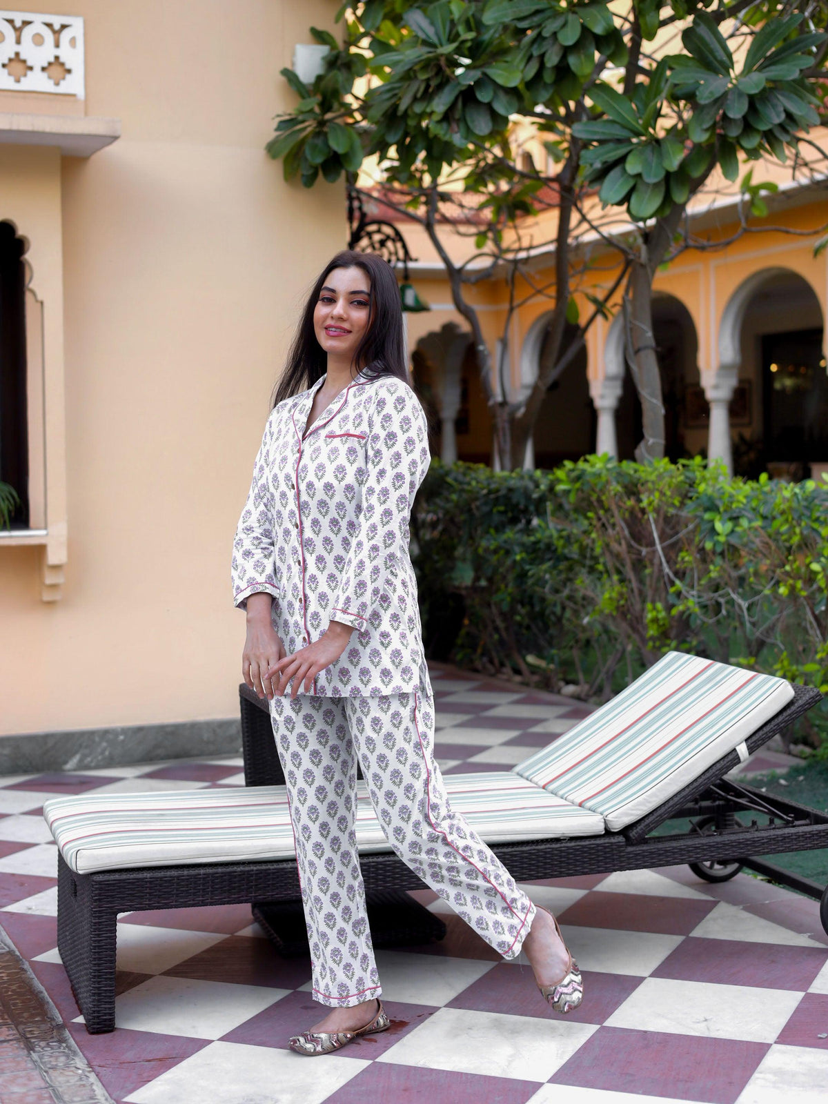  White Printed Cotton Night Suit - world.com