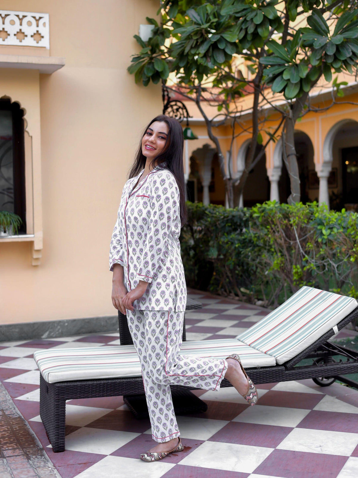  White Printed Cotton Night Suit - world.com