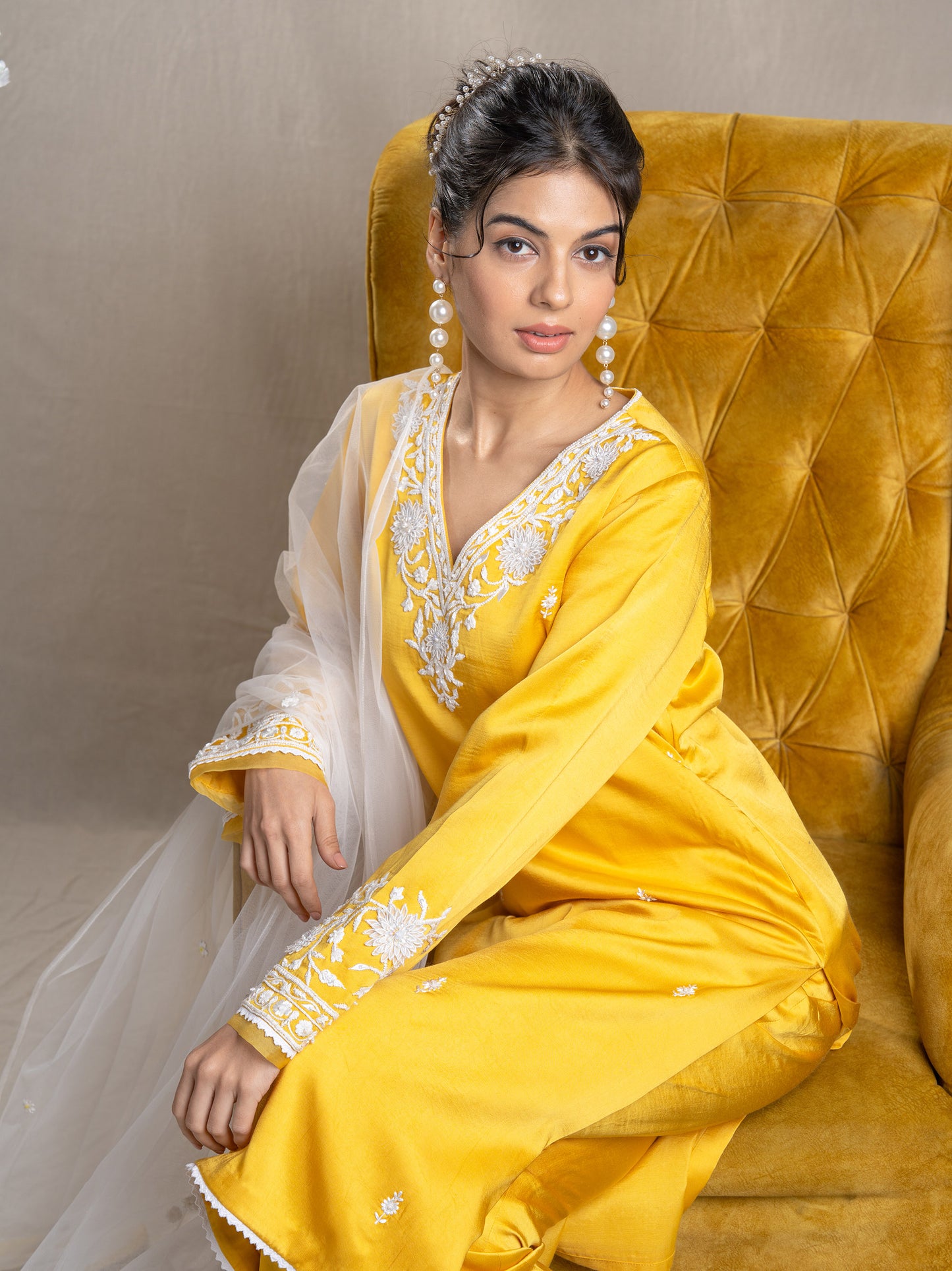 Yellow Kurta Set With Exquisite Neck And Sleeve Embroidery