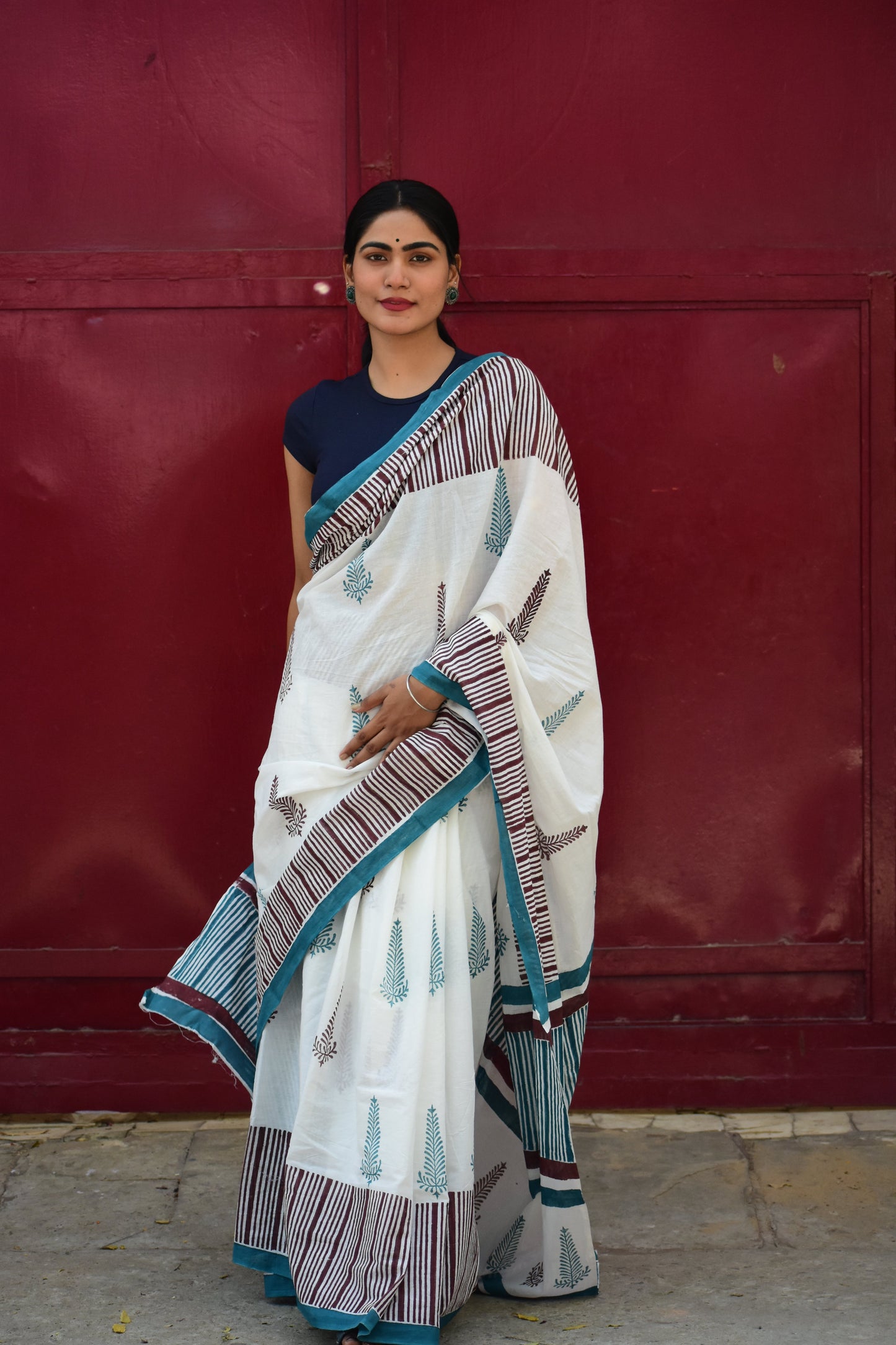 Gossip Girlfriend - Mulmul Cotton Block Printed White Saree