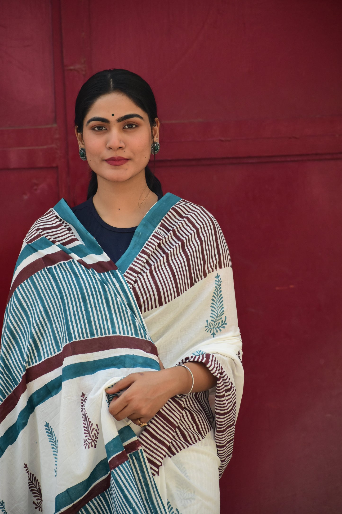 Gossip Girlfriend - Mulmul Cotton Block Printed White Saree