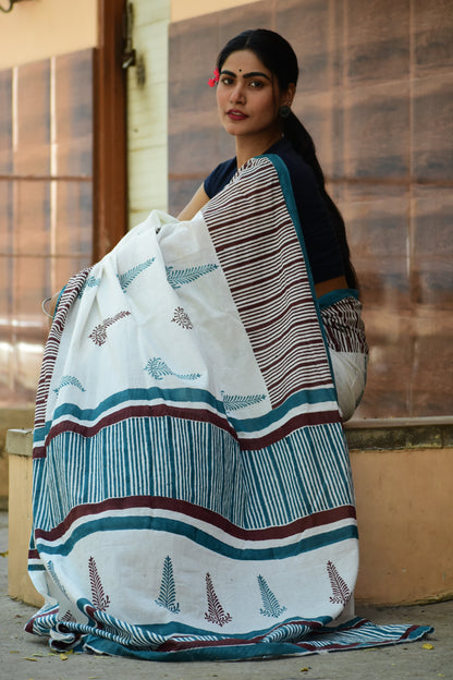 Gossip Girlfriend - Mulmul Cotton Block Printed White Saree