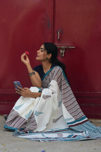 Gossip Girlfriend - Mulmul Cotton Block Printed White Saree