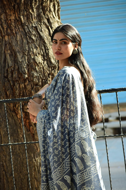 Take-A-Dare - Mulmul Cotton Block Printed Grey Saree