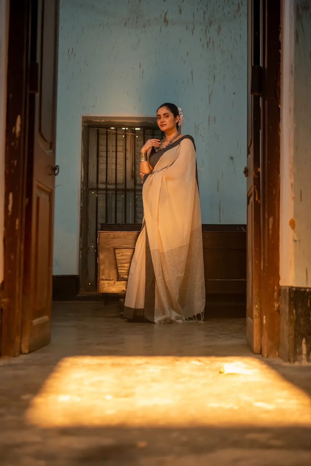 Handloom Beige Pure Cotton Saree with Dark Grey Border