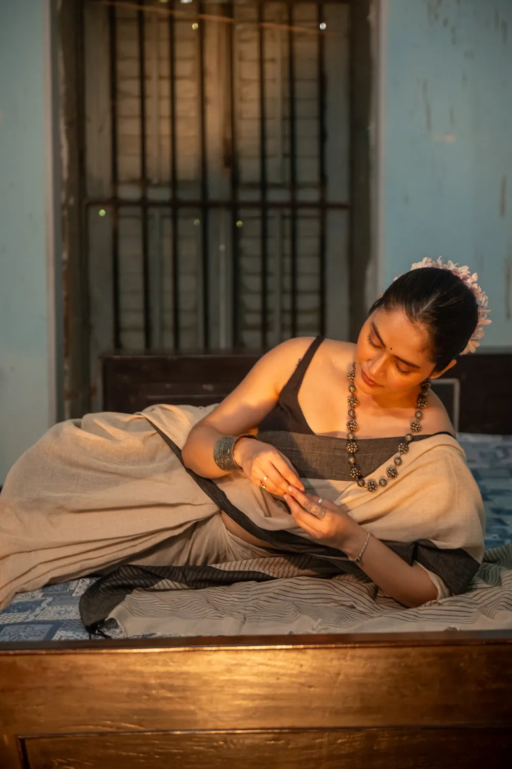 Handloom Beige Pure Cotton Saree with Dark Grey Border