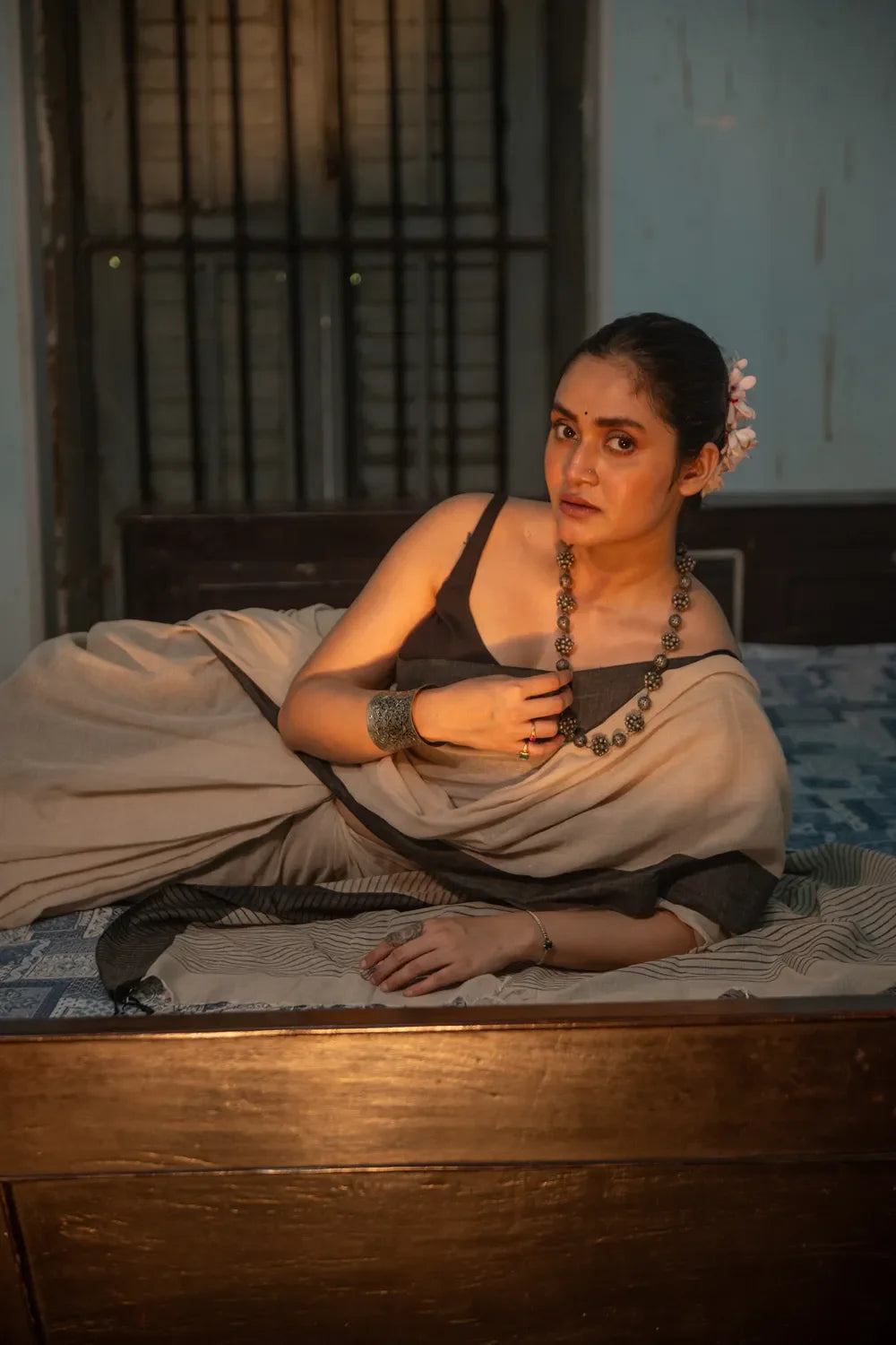 Handloom Beige Pure Cotton Saree with Dark Grey Border