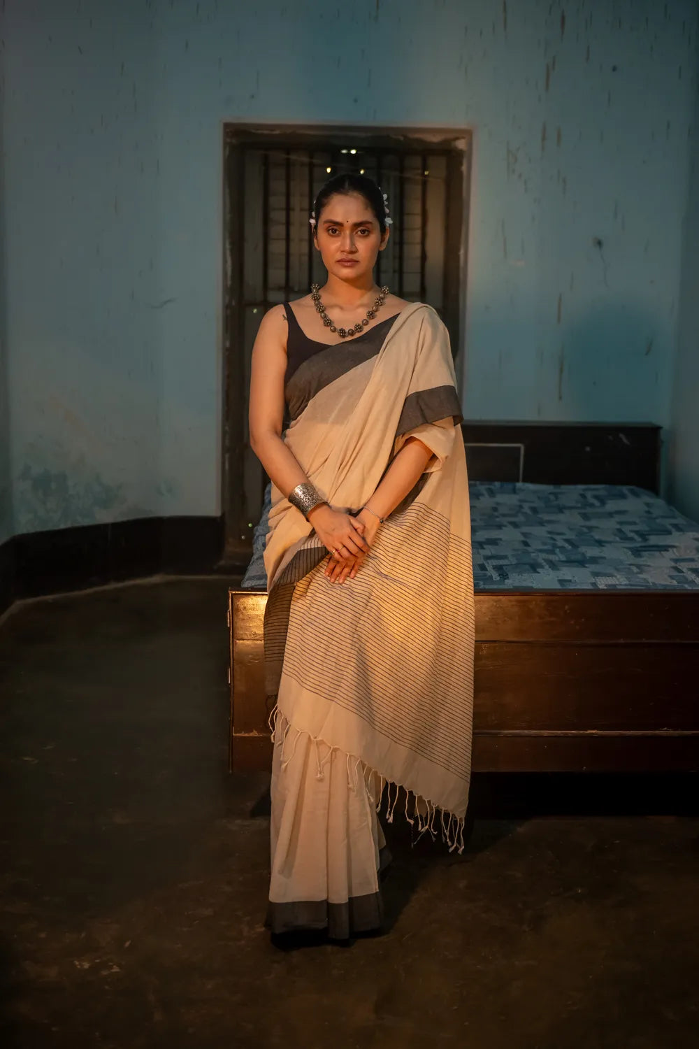 Handloom Beige Pure Cotton Saree with Dark Grey Border