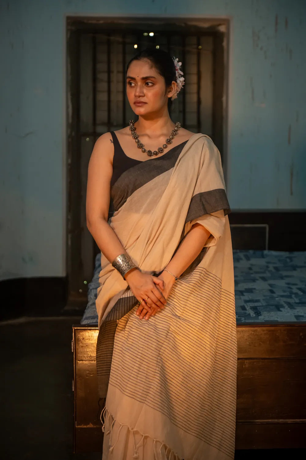 Handloom Beige Pure Cotton Saree with Dark Grey Border