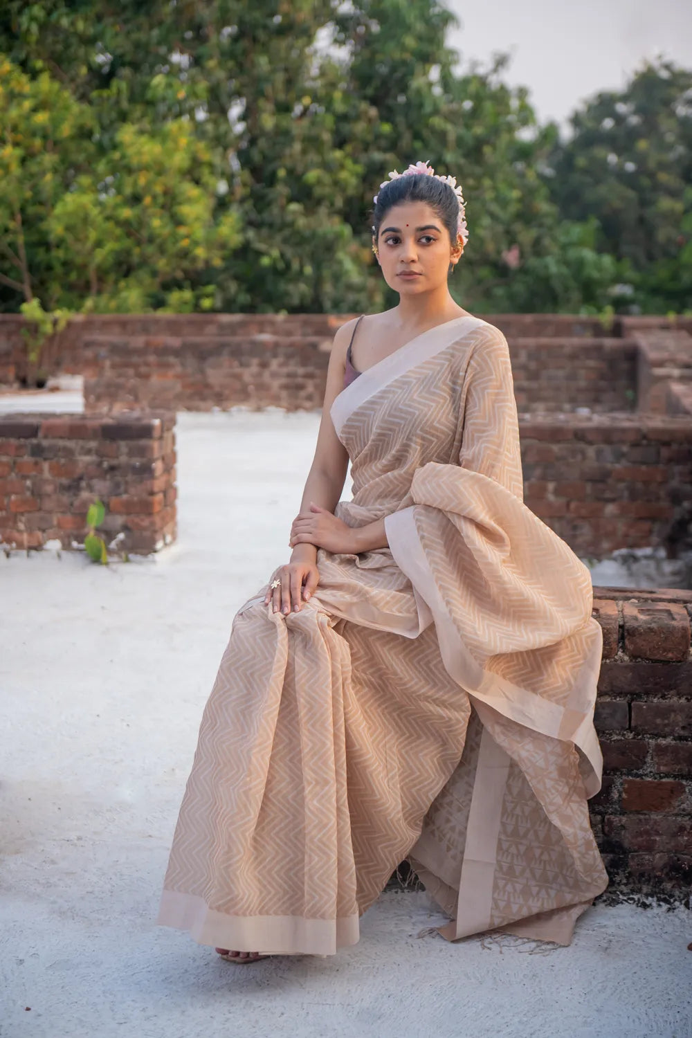 Handloom Beige Sandscape Linen Cotton Saree