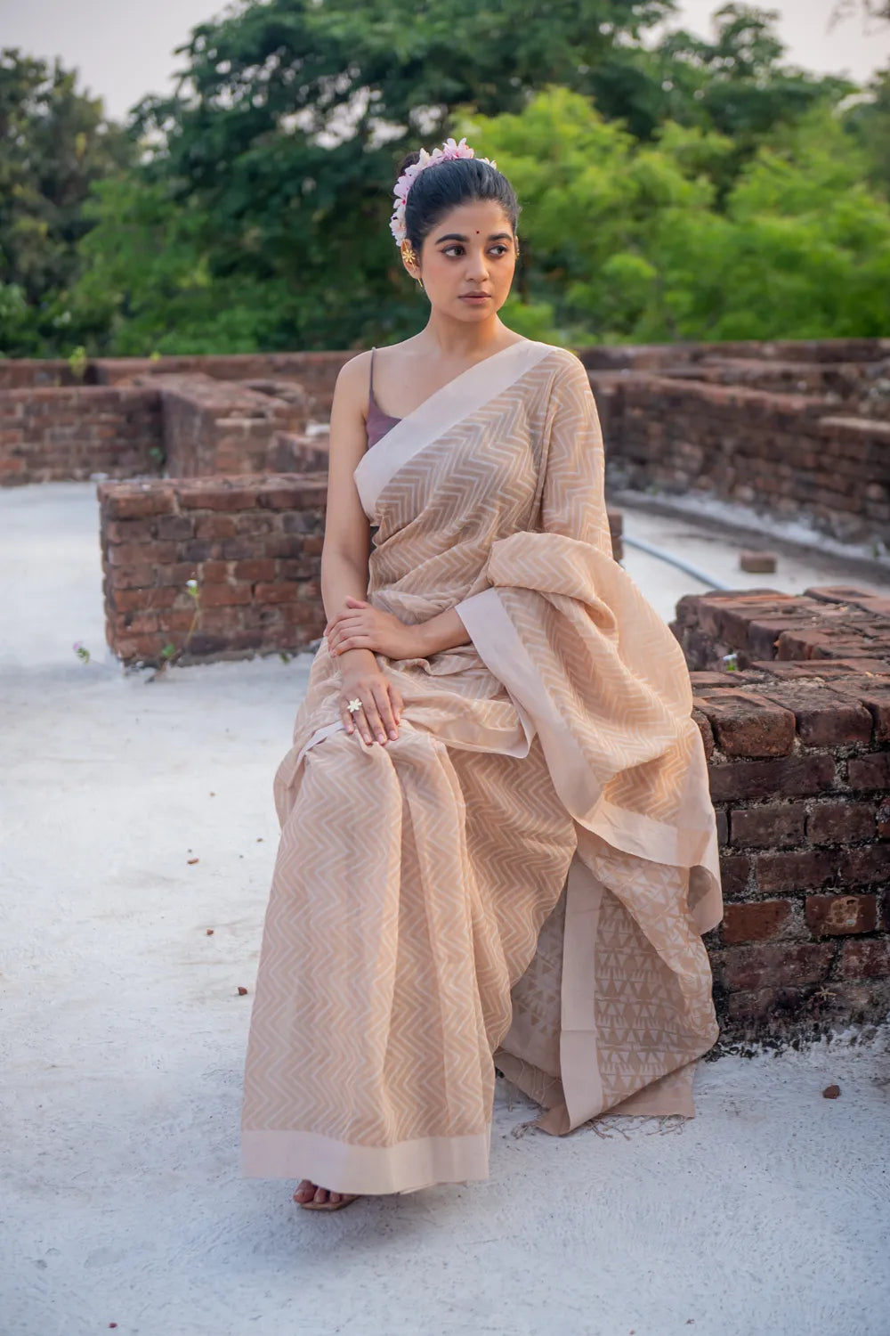 Handloom Beige Sandscape Linen Cotton Saree