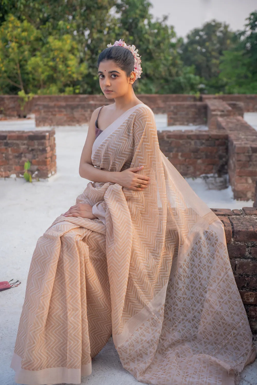 Handloom Beige Sandscape Linen Cotton Saree