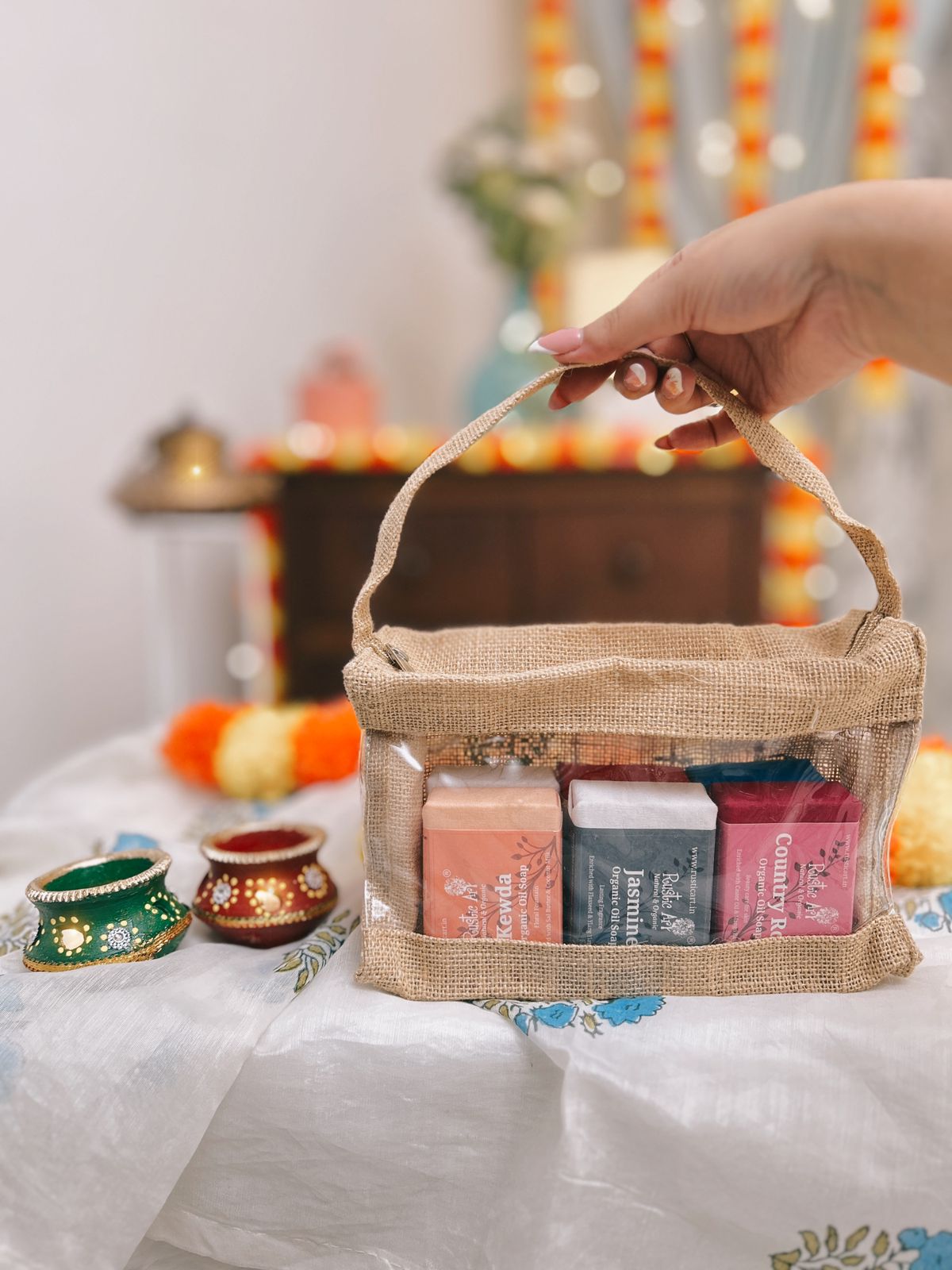 Fragrance of India | Organic Soaps Gift Set, Pack of 6 Soaps | Sandal, Jasmine, Champa, Kewda, Country Rose, Ashwagandha, Rustic Art