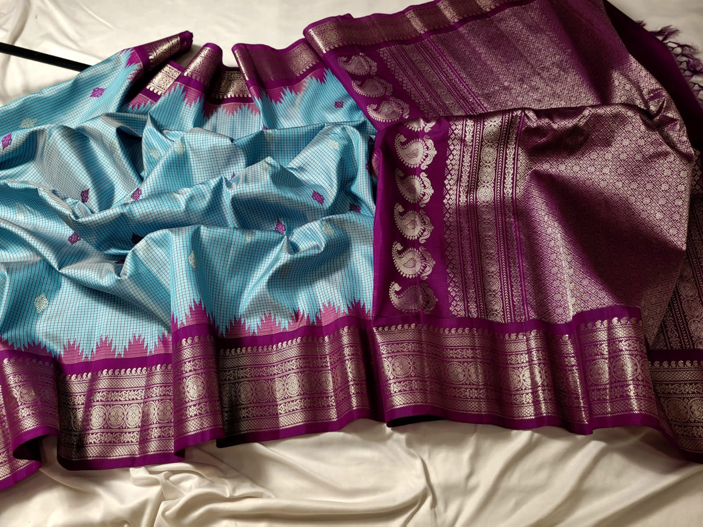 Blue with Purple Pallu Pure Gadwal Pattu handloom Saree