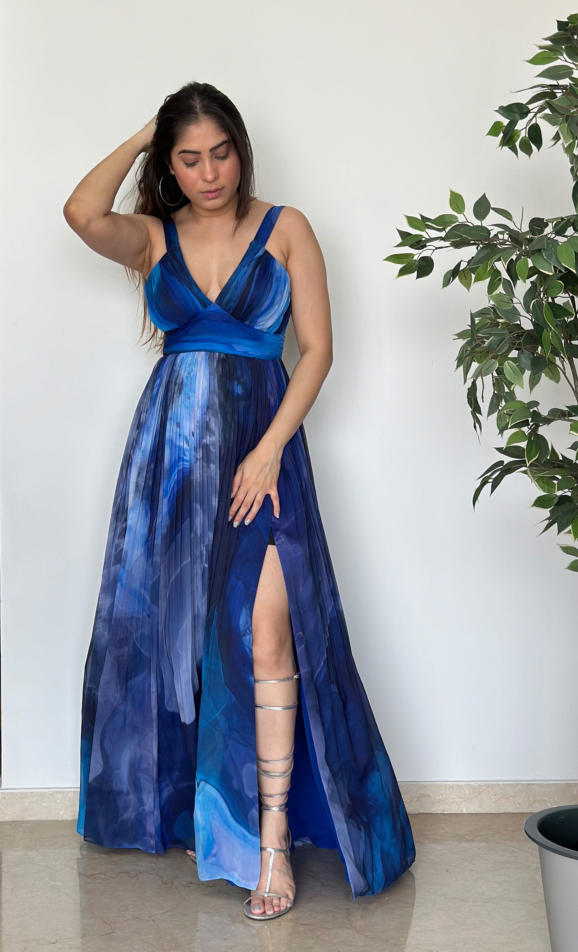 forever 21 blue tie dye dress BN Forever 21 Tie Dye Midi Dress, Women's Fashion, Tops, Sleeveless on Carousell