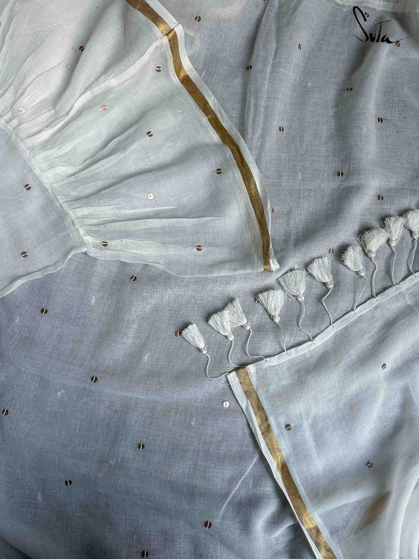 Aurora Breeze Swirls